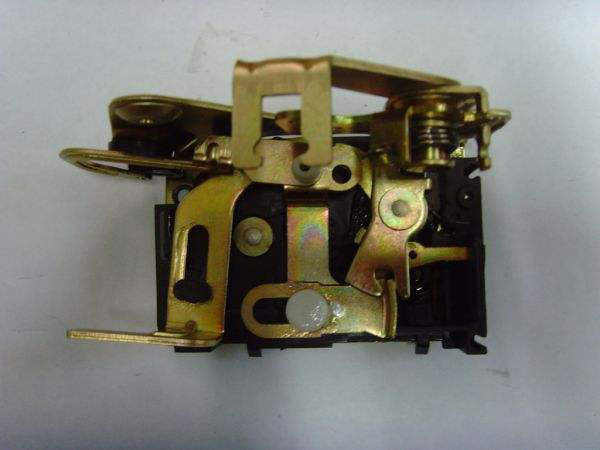 青島開汽車鎖公司